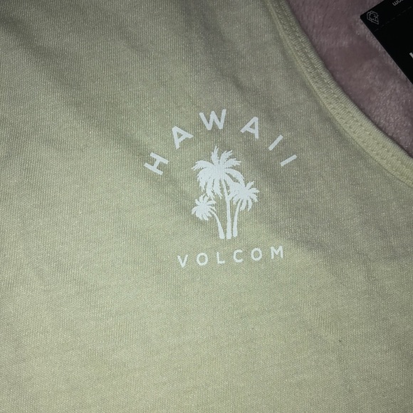 BRAND NEW Volcom Green Tank Top - Picture 2 of 3